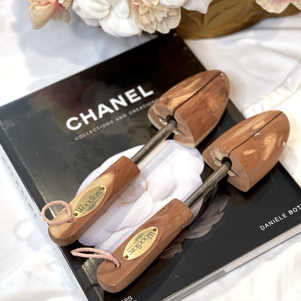 Woodlore cedar shoe shape holder size M